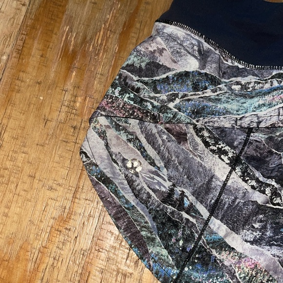 Lululemon Speed Up Short LR 2.5” Size: 8 Color: Grey Multi - Picture 3 of 4